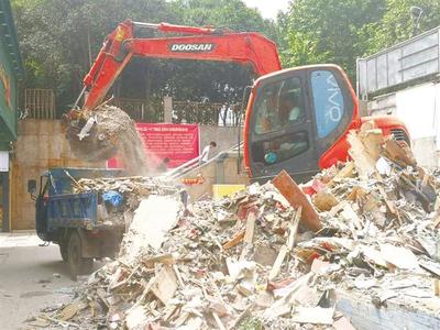 清運(yùn)“兩違”建筑垃圾 規(guī)范流程與長(zhǎng)效治理的重要性